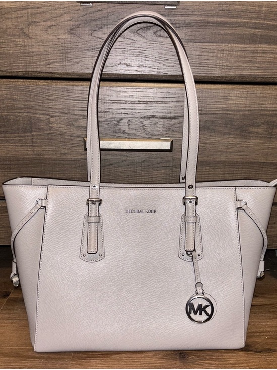 Michael Kors Handbags - Michael Kors Voyager Large Saffiano Leather Tote Bag